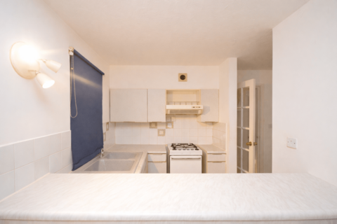 1 bedroom flat to rent, Bernards Close, Ilford, IG6 2SR
