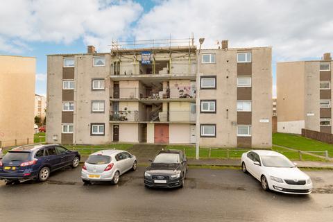 9/4 Calder Place, Edinburgh, EH11 4LR