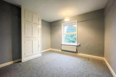 3 bedroom end of terrace house to rent, Hartley Brook Road, S5