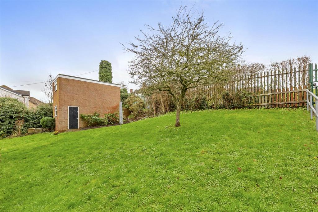 6 Castleview Gardens, HP12 3 UD-9.jpg