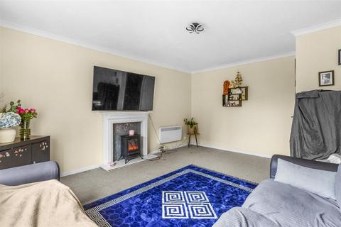 1 bedroom flat for sale, Castleview Gardens, High Wycombe HP12