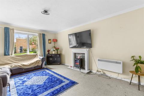 1 bedroom flat for sale, Castleview Gardens, High Wycombe HP12