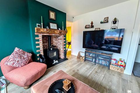 2 bedroom semi-detached house for sale, Heol Rudd, Carmarthen