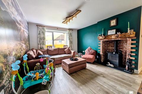 2 bedroom semi-detached house for sale, Heol Rudd, Carmarthen