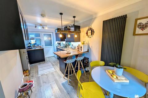 2 bedroom semi-detached house for sale, Heol Rudd, Carmarthen