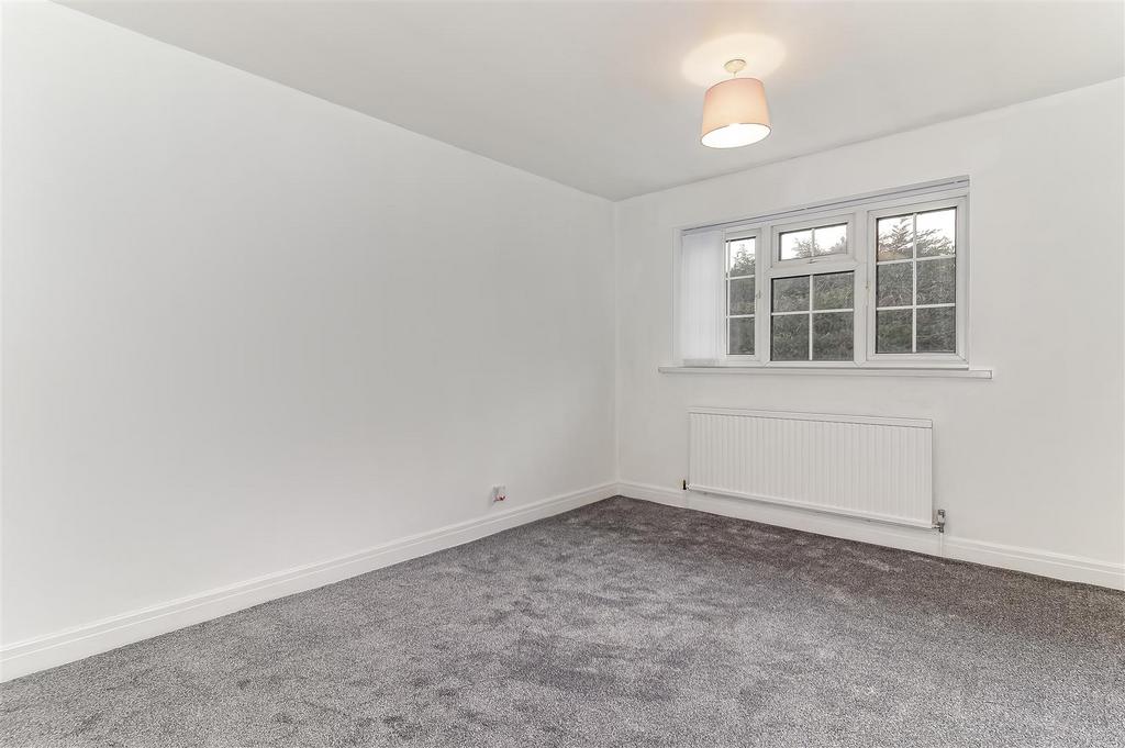 Bedroom 4.jpg