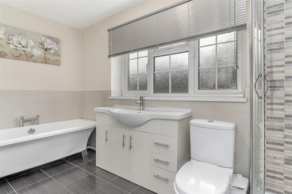 Master Bedroom Ensuite.jpg