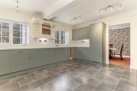 undefined, Pool Bank Close, Otley
