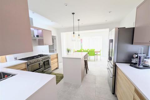 undefined, Drummond Grove, Collingham, Newark