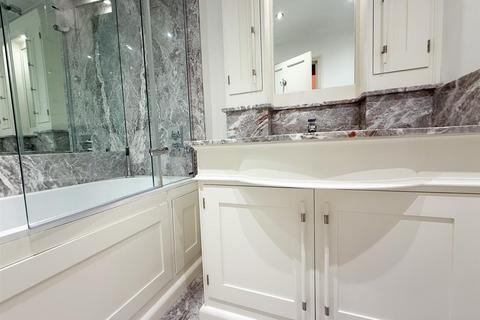 undefined, Wellington Square, Cheltenham GL50 4JU