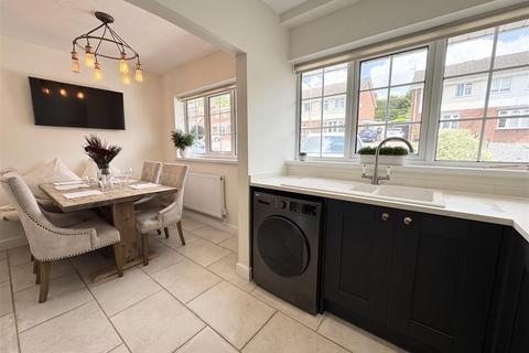 2 bedroom semi-detached house for sale, Woburn Drive, Halesowen