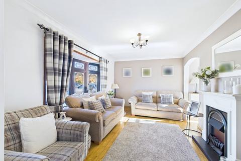 3 bedroom terraced house for sale, Broxburn Drive, South Ockendon, Essex, RM15