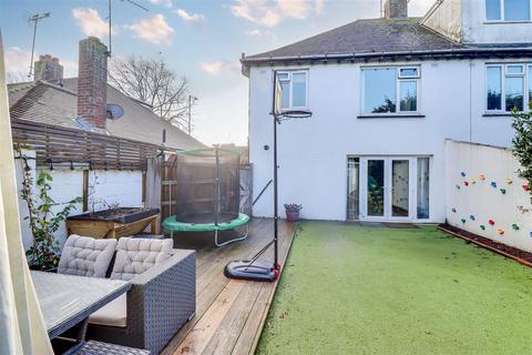 3 bedroom semi-detached house for sale, London Road, Leigh-on-Sea SS9