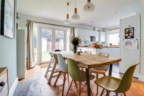 3 bedroom semi-detached house for sale, London Road, Leigh-on-Sea SS9