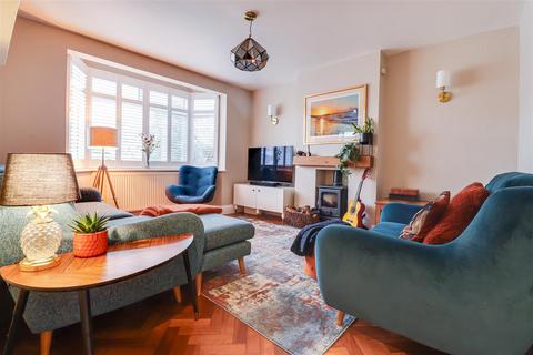 3 bedroom semi-detached house for sale, London Road, Leigh-on-Sea SS9