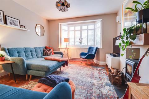 3 bedroom semi-detached house for sale, London Road, Leigh-on-Sea SS9
