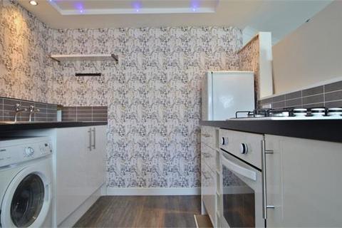 2 bedroom flat to rent, Regency Square, Brighton