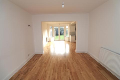 3 bedroom house to rent, Pennine Drive