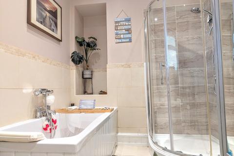 4 bedroom terraced house for sale, Straker Terrace, South Shields, NE34