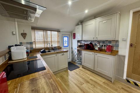 2 bedroom detached bungalow for sale, Four Mile Bridge, Four Mile Bridge, Anglesey, LL65