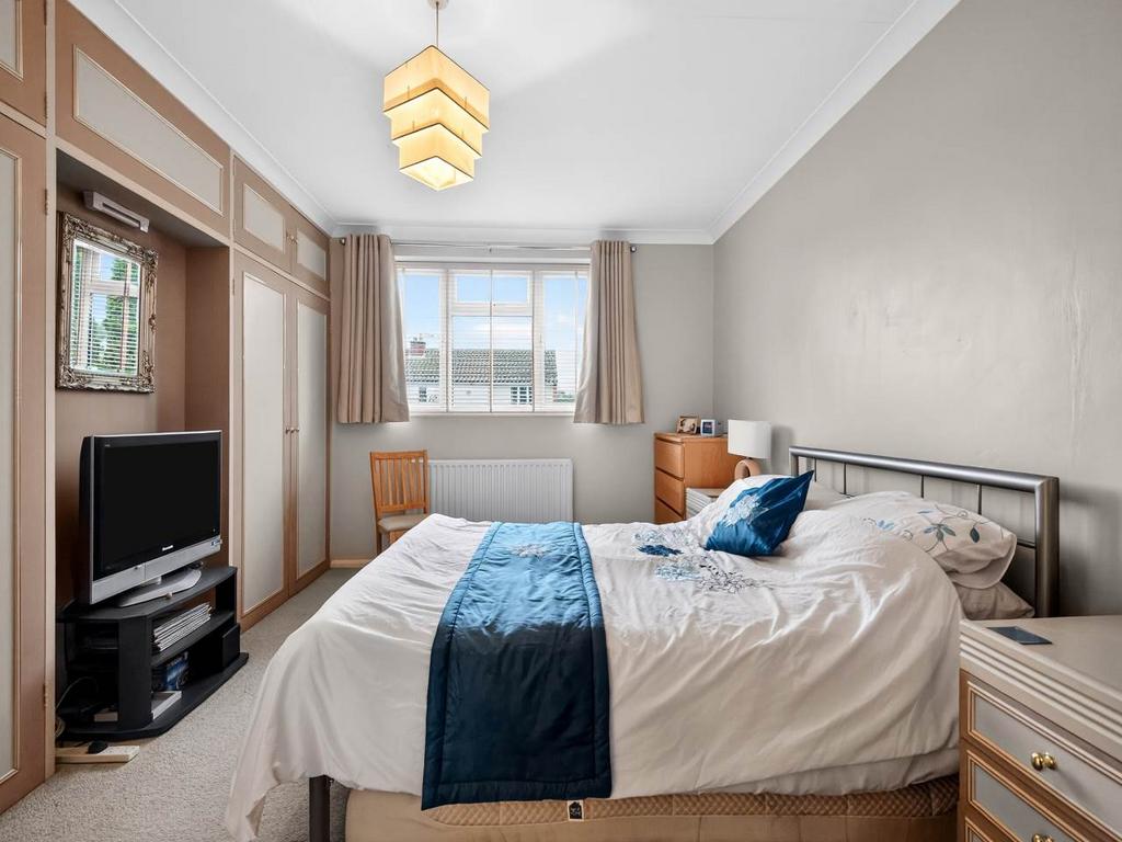 Bedroom 1 (2)