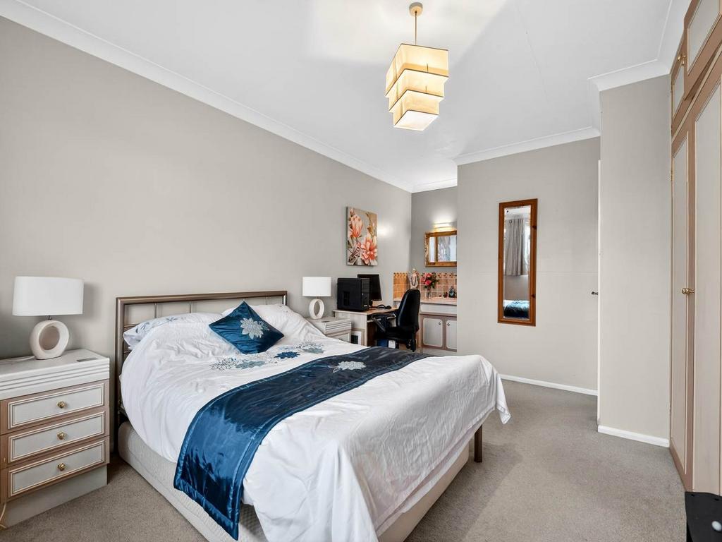 Bedroom 1 (3)
