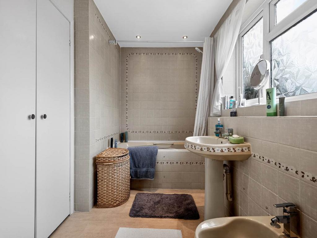 Bathroom (2)