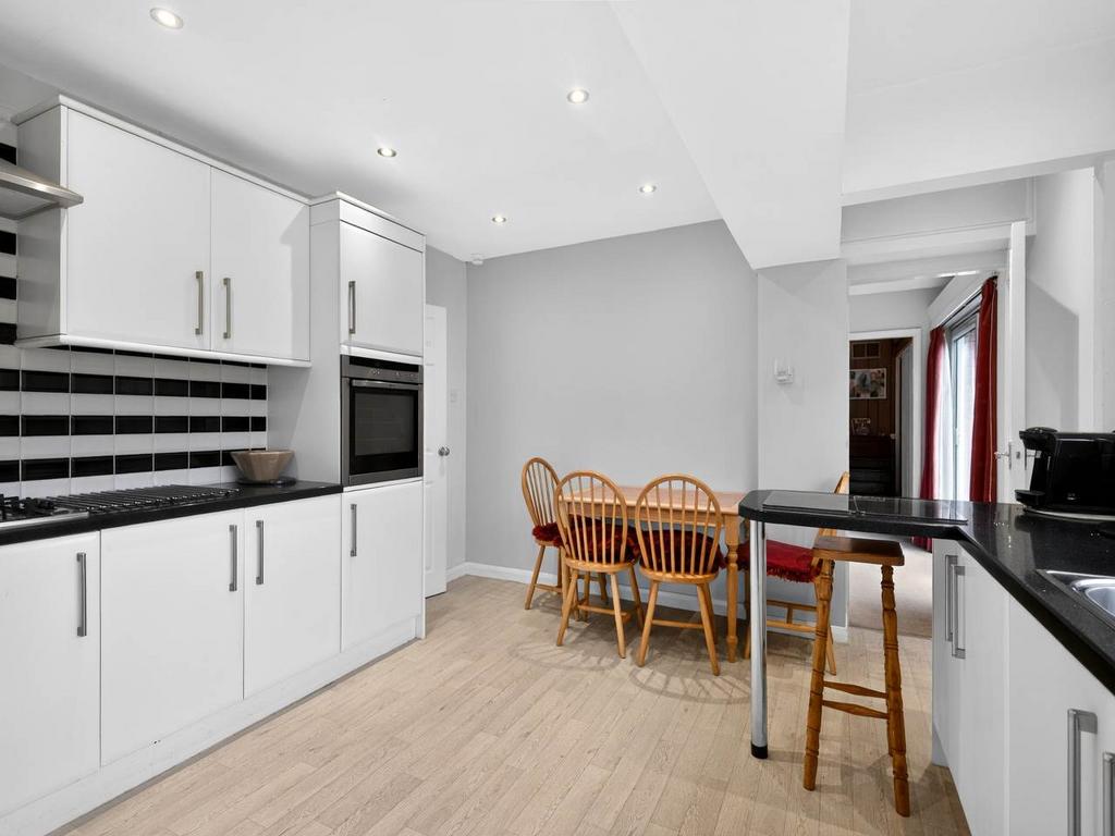 Kitchen (2)