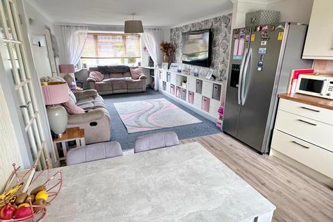 3 bedroom end of terrace house for sale, Faversham Road, Eastbourne BN23