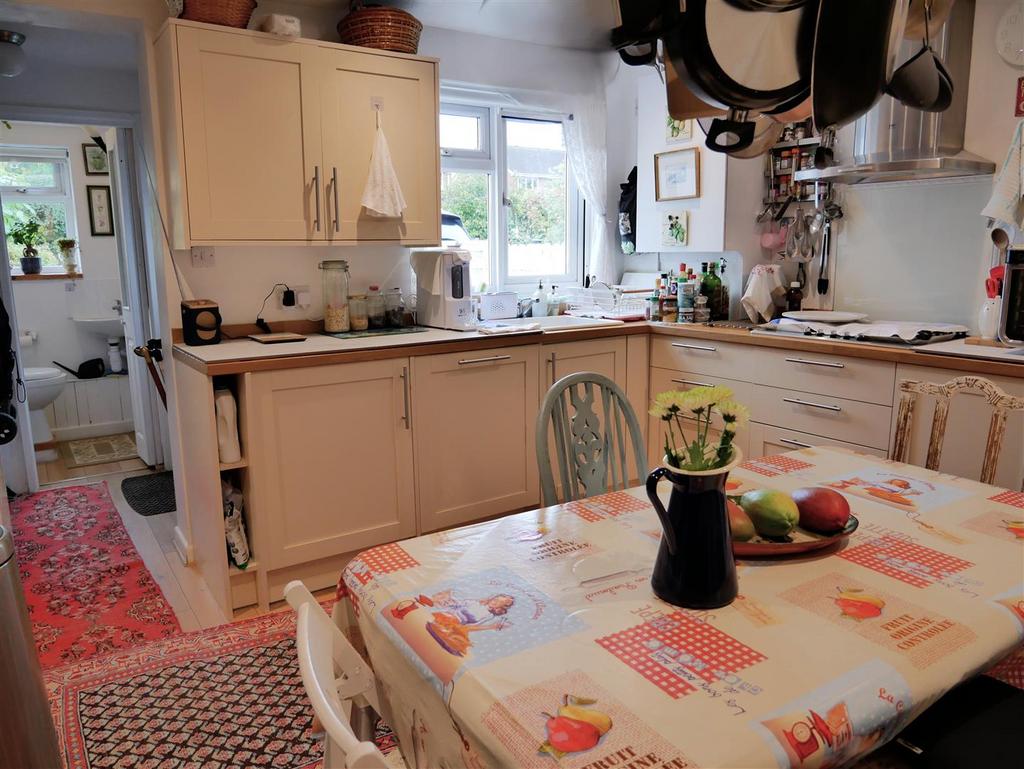 Dining kitchen