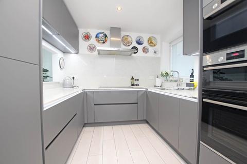 2 bedroom flat for sale, Bolsover Road, Eastbourne, BN20 7AF