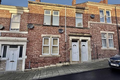 2 bedroom flat to rent, Rosebery Avenue, Gateshead
