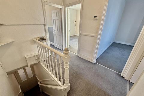 2 bedroom flat to rent, Rosebery Avenue, Gateshead