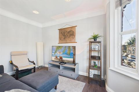 2 bedroom flat for sale, Sutherland Road, London