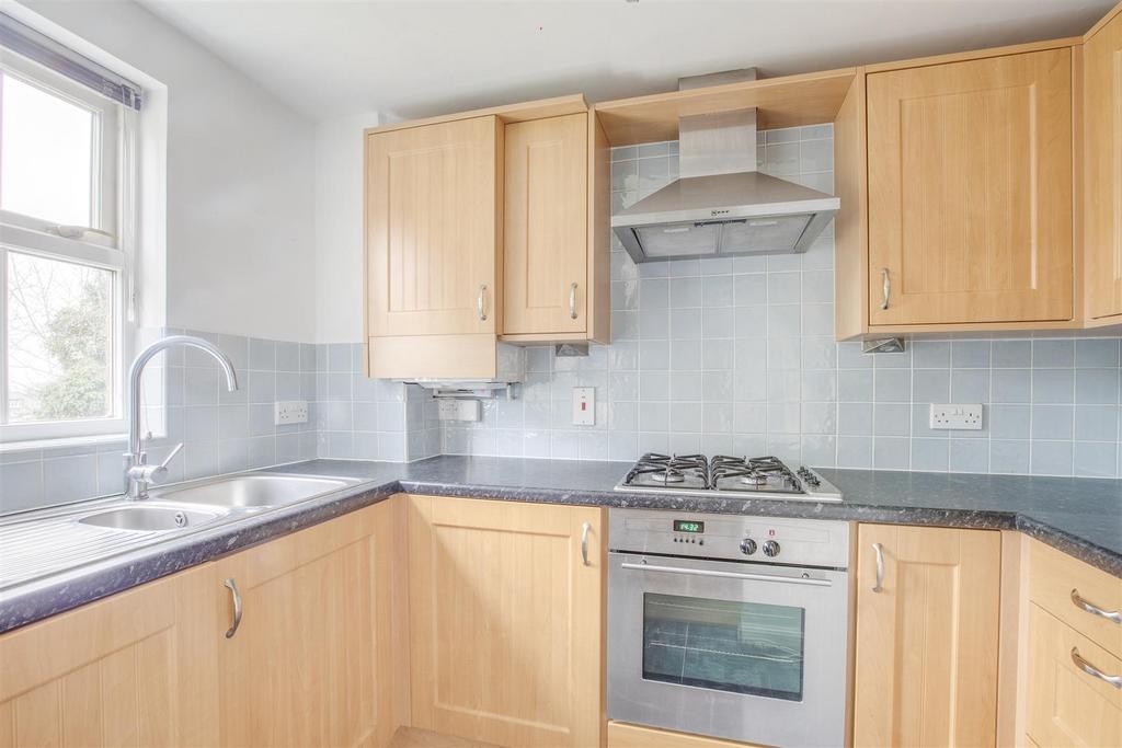 15 West View, Shrubbery Close, HP13 6 FW-7.jpg
