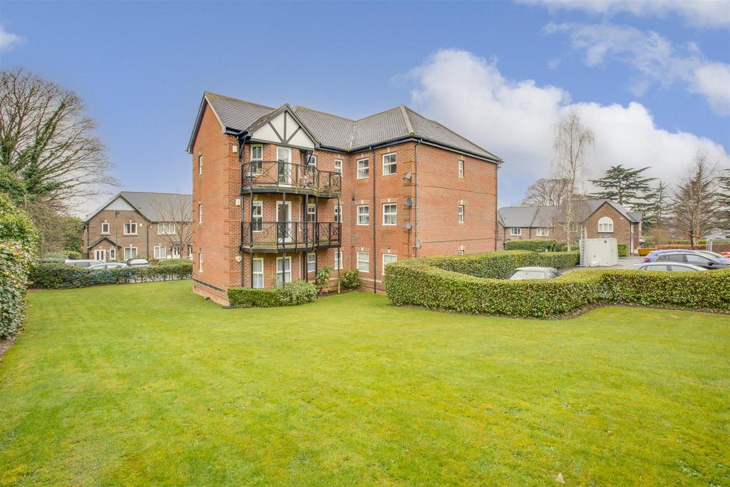 15 West View, Shrubbery Close, HP13 6 FW-12.jpg