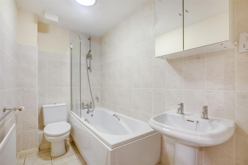 15 West View, Shrubbery Close, HP13 6 FW-1.jpg