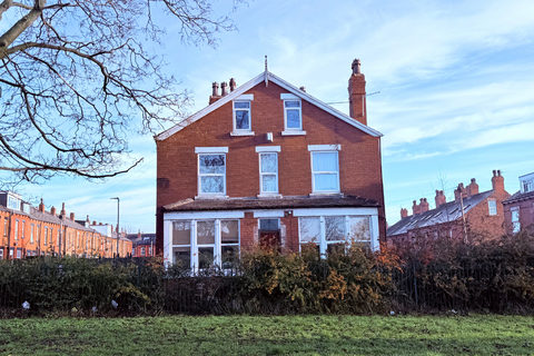 4 bedroom end of terrace house for sale, Harlech Terrace, Leeds