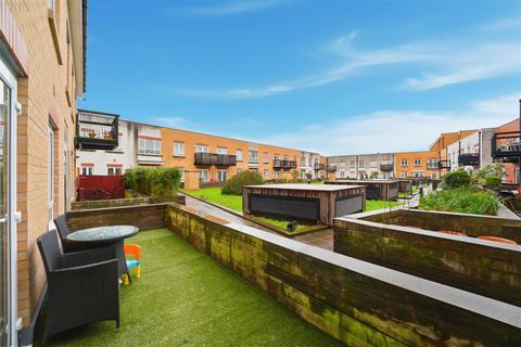 1 bedroom apartment for sale, Featherstone Road, Southall UB2