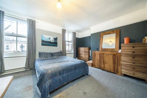 2 bedroom flat for sale, Grosvenor Terrace, London SE5