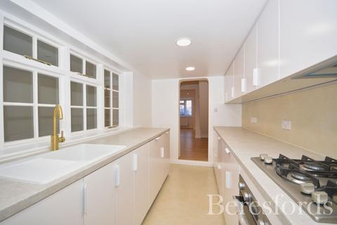 3 bedroom terraced house for sale, Albert Road, Romford, RM1