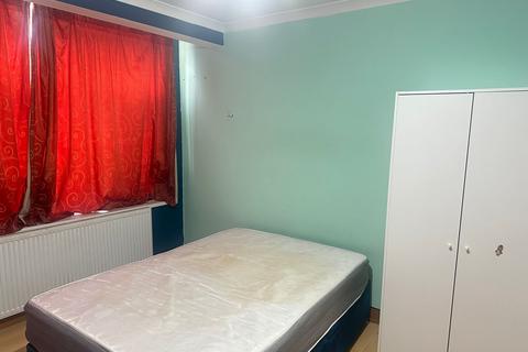 undefined, Ribblesdale Avenue, Northolt UB5