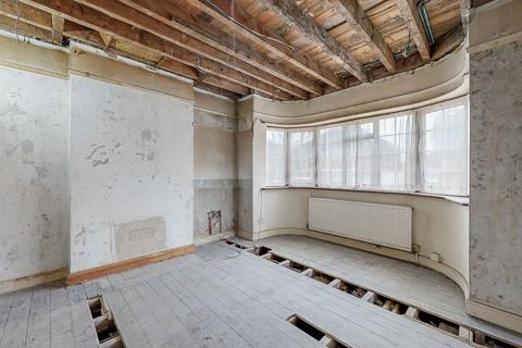 3 bedroom detached house for sale, Cheyneys Avenue, Edgware, HA8