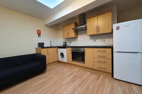 2 bedroom flat to rent, Clifton Street, Adamsdown, Cardiff, Wales, CF24