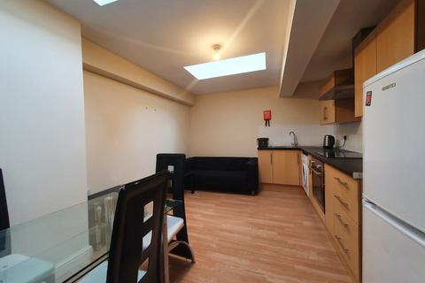 2 bedroom flat to rent, Clifton Street, Adamsdown, Cardiff, Wales, CF24