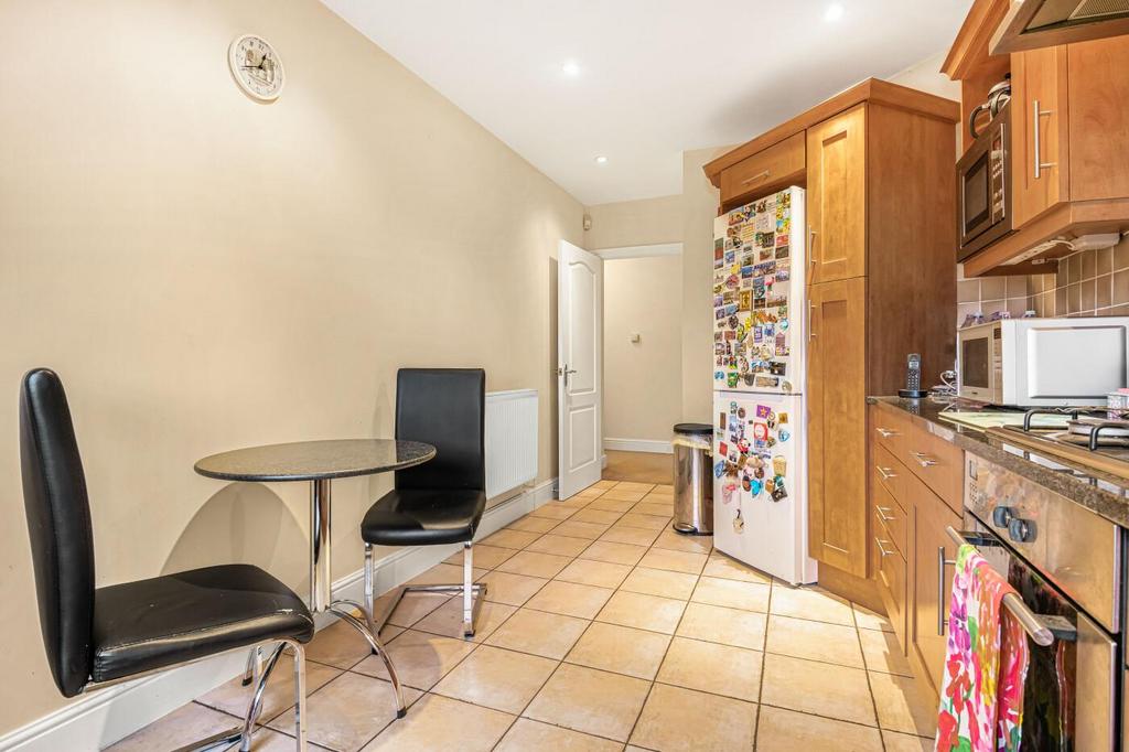 Kitchen / breakfast room (pic 2)