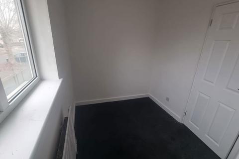 3 bedroom semi-detached house to rent, Whitethorn Avenue, Yiewsley, West Drayton, UB7 8JY