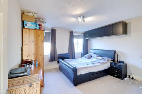1 bedroom maisonette for sale, Bernice Close, Rainham RM13