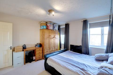 1 bedroom maisonette for sale, Bernice Close, Rainham RM13