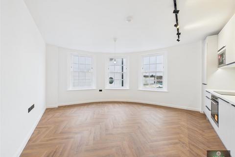 1 bedroom apartment to rent, High street, crawley RH10